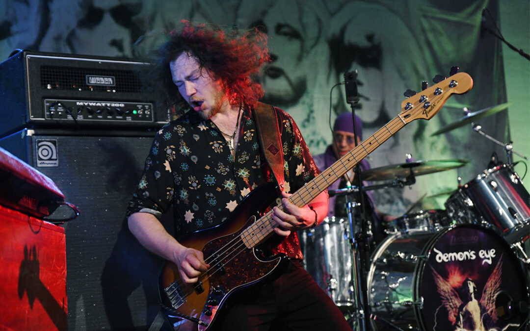 +++ Breaking News +++ Jan Dickmann wird Leadsänger+++ neuer Bassist gesucht +++